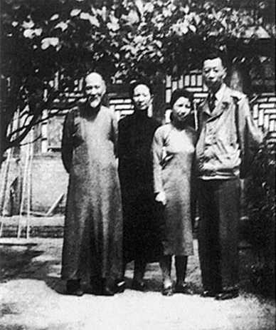 傅雷,朱梅馥夫妇(右)与黄宾虹,宋若婴1940年代在杭州栖霞岭宾翁处